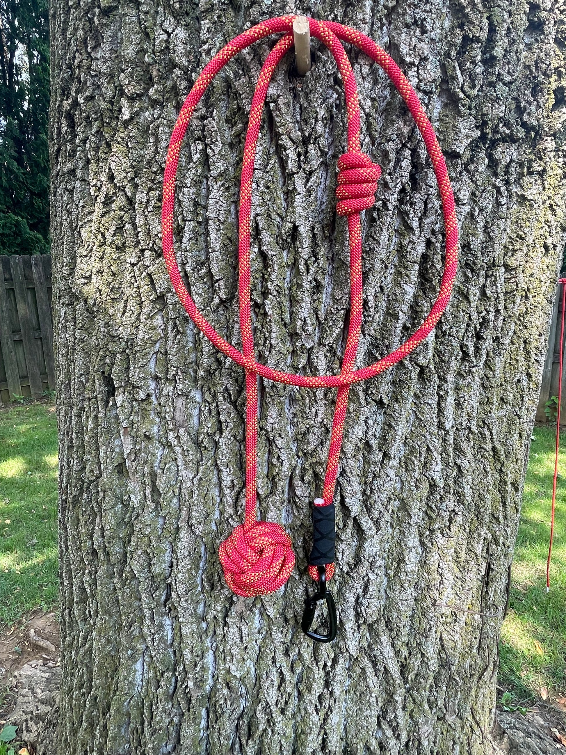 Arya 3K- 8' Leash/ Monkey Fist Knot User End/ Scaffold Midline Knot/ Twist Lock Swivel Carabiner