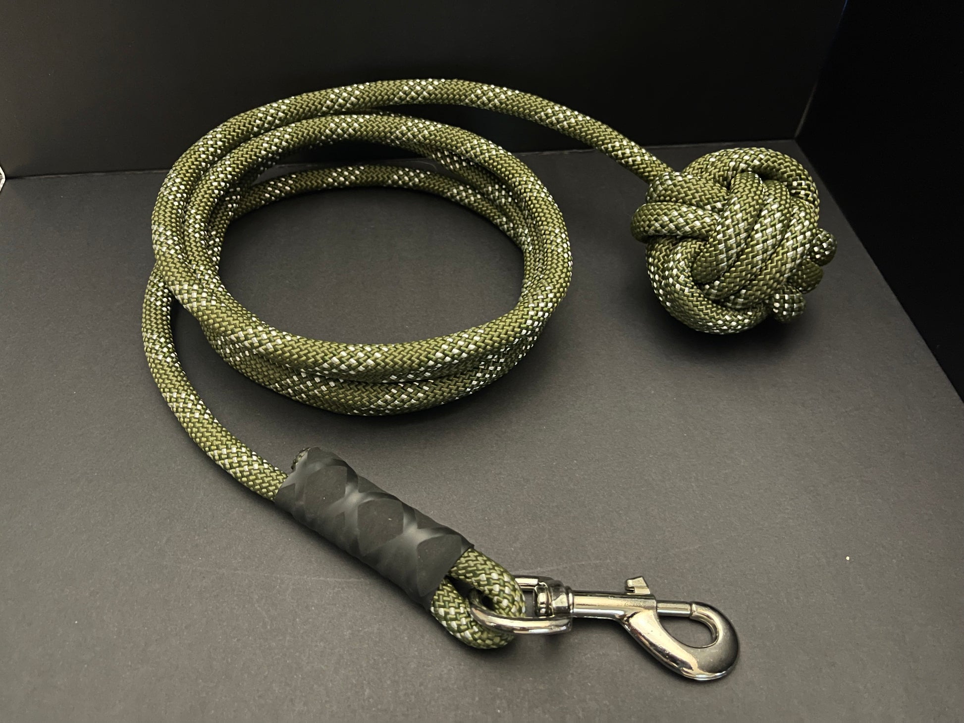 Arya 1 - 8' Leash/ Monkey Fist Knot User End/ Heavy Duty Swivel Clasp