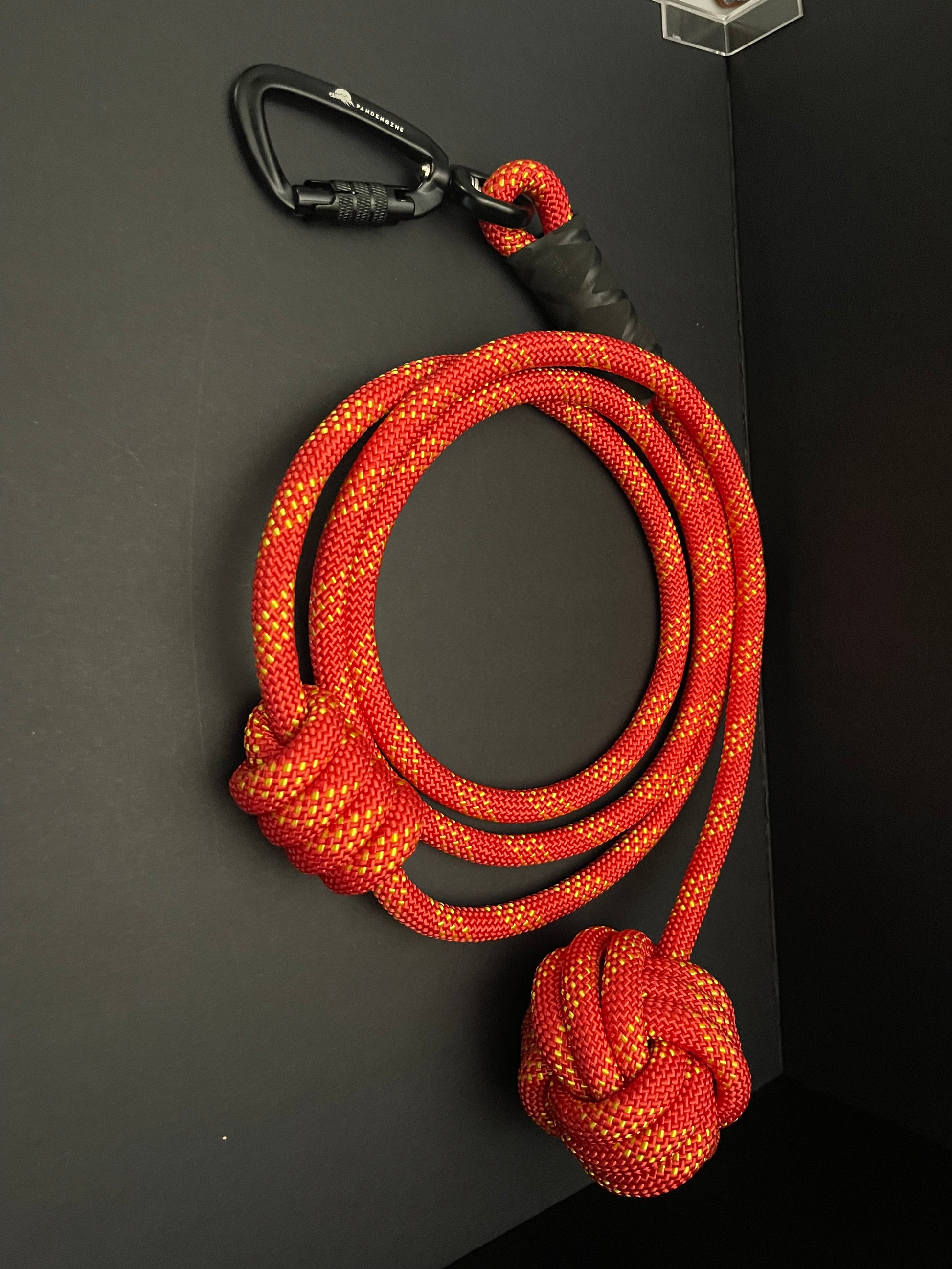 Arya 3K- 8' Leash/ Monkey Fist Knot User End/ Scaffold Midline Knot/ Twist Lock Swivel Carabiner