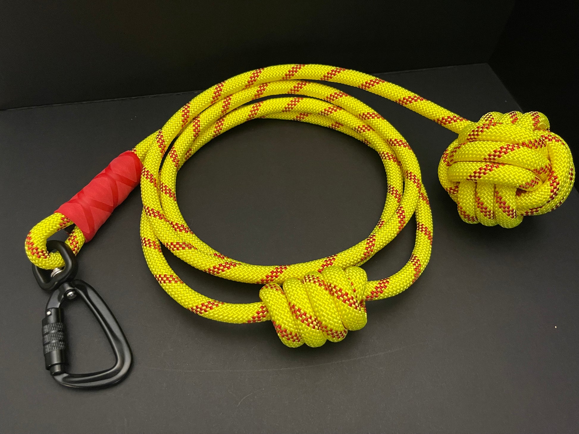 Arya 3K- 8' Leash/ Monkey Fist Knot User End/ Scaffold Midline Knot/ Twist Lock Swivel Carabiner